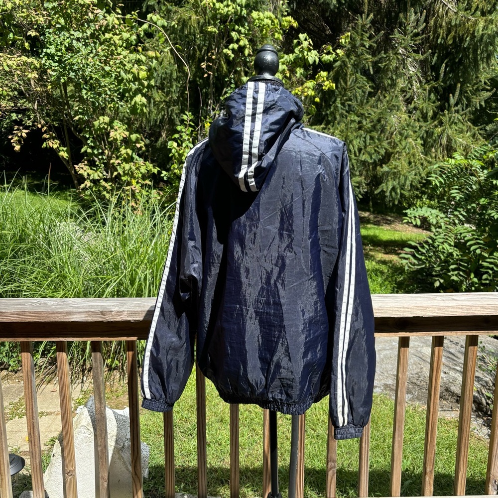 Vintage 90s navy stripped windbreaker men’s size X-Large vtg bars
